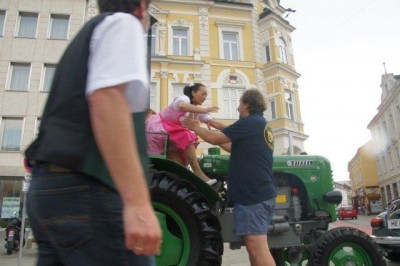most_dirndl_spring_219