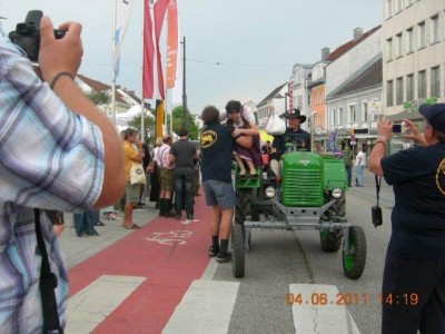 most_dirndl_spring_250
